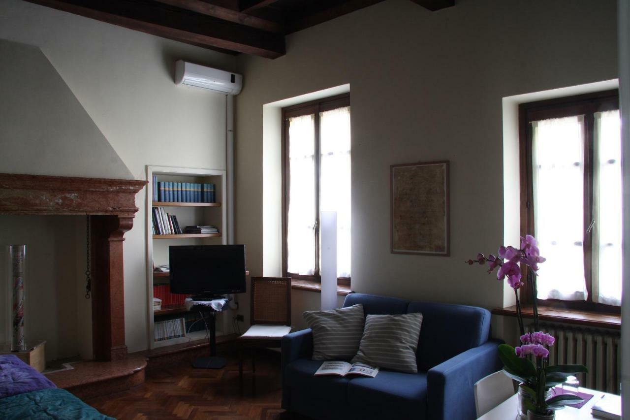 B&B Casa Dei Poeti Μάντοβα Εξωτερικό φωτογραφία